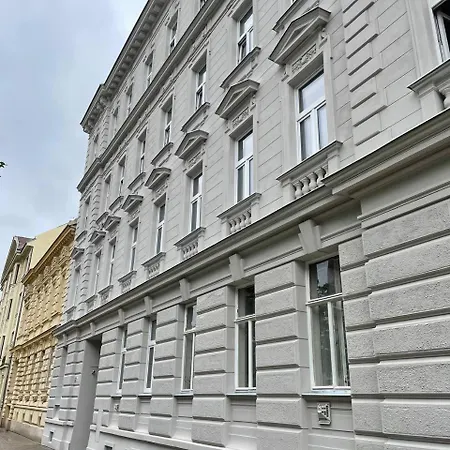 Apartment With Parking In The Center - 500M From Hlavni Nadrazi Брно Экстерьер фото