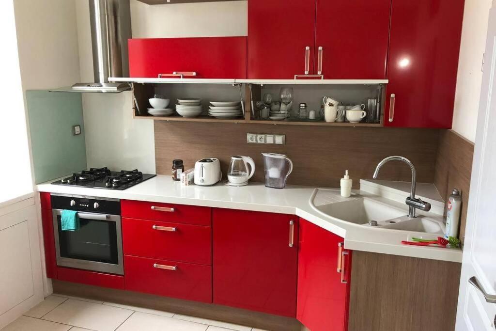 With Parking In The Center - 500m From Hlavni Nadrazi Apartment